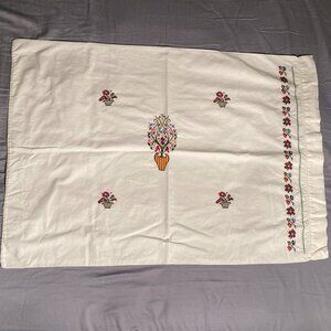 Vintage Hand-Embroidered Pillowcase Set – Floral Basket Design